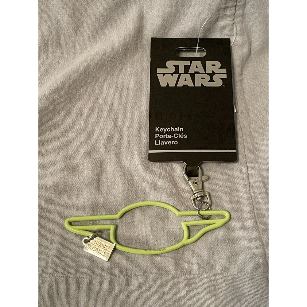 NEW Disney Star Wars Galaxy's Edge Grogu Metal Mandalorian Keychain Bag‎ Charm